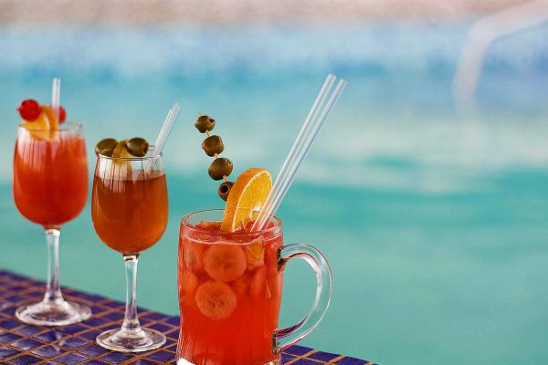 cocktails-by-the-pool85EB9012-D1C1-2C9A-F0E7-3E75D897AEE4.jpg